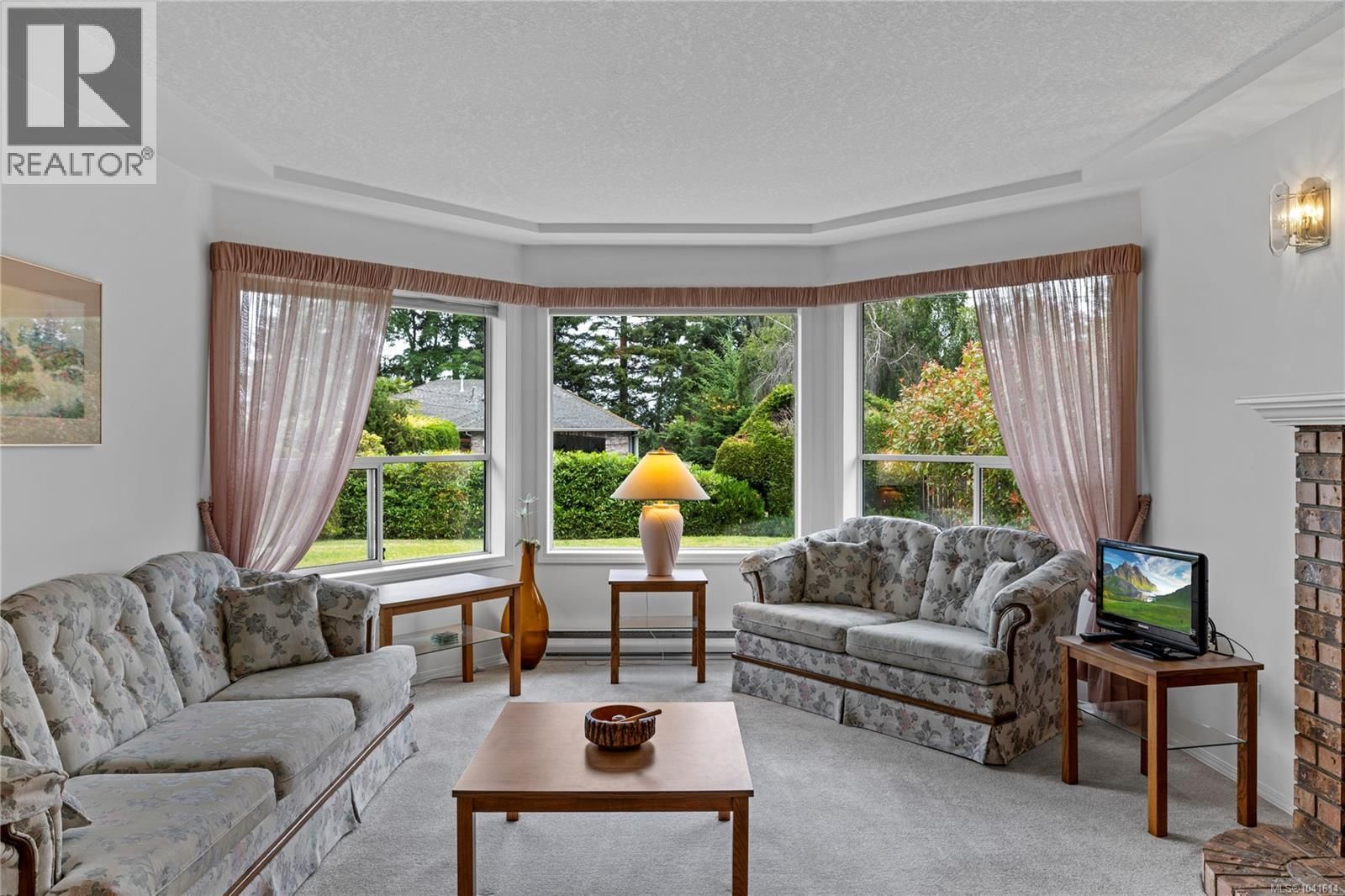 464 Quatsino Road property photo