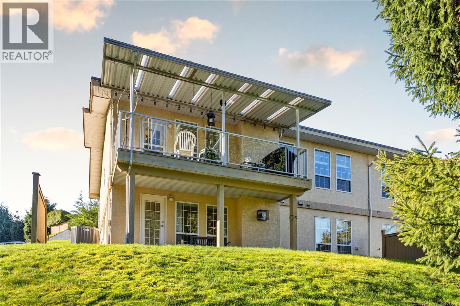 45 2979 River Road property photo
