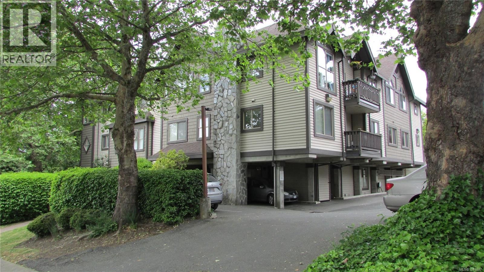 302 108 Gorge Road property photo