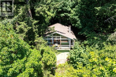 2442 Sommer Lane | Shawnigan Lake British Columbia | Slide Image Two