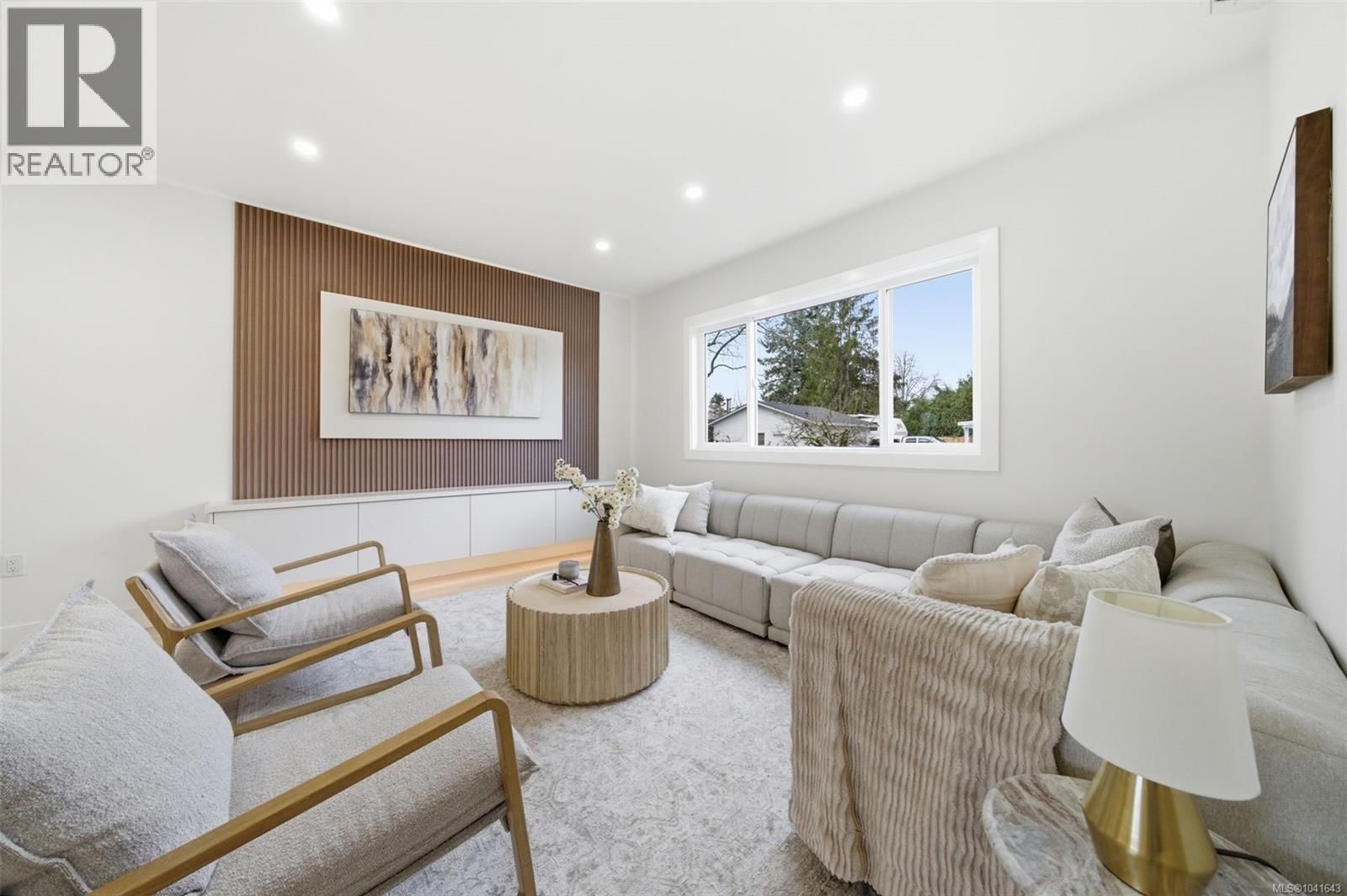 3 621 Broadway Street property photo