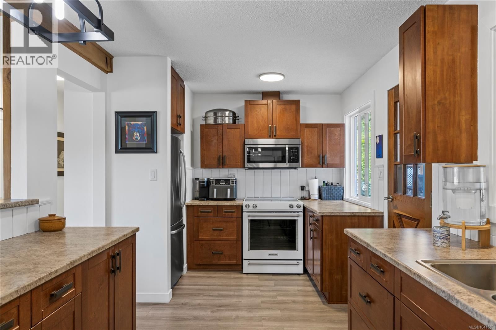 16 Sangster Place property photo