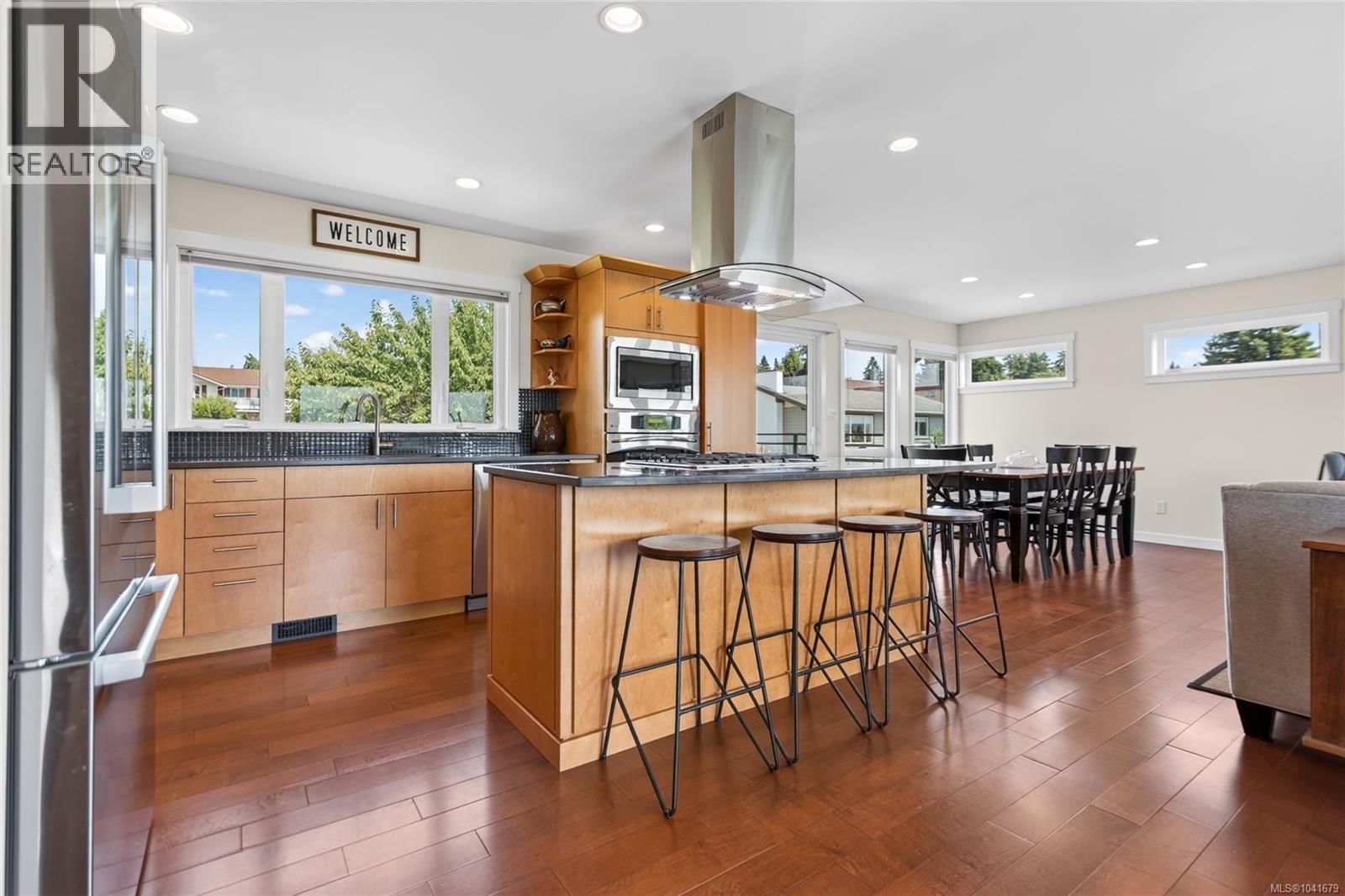 2052 Beaufort Avenue property photo