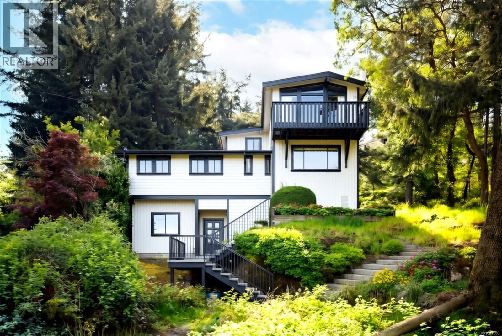 3351 Betula Place property photo