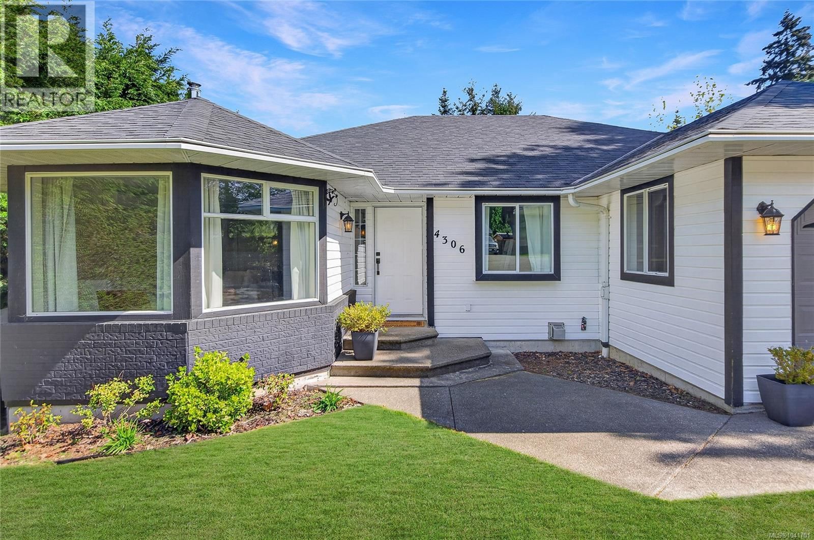 4306 Briardale Road property photo