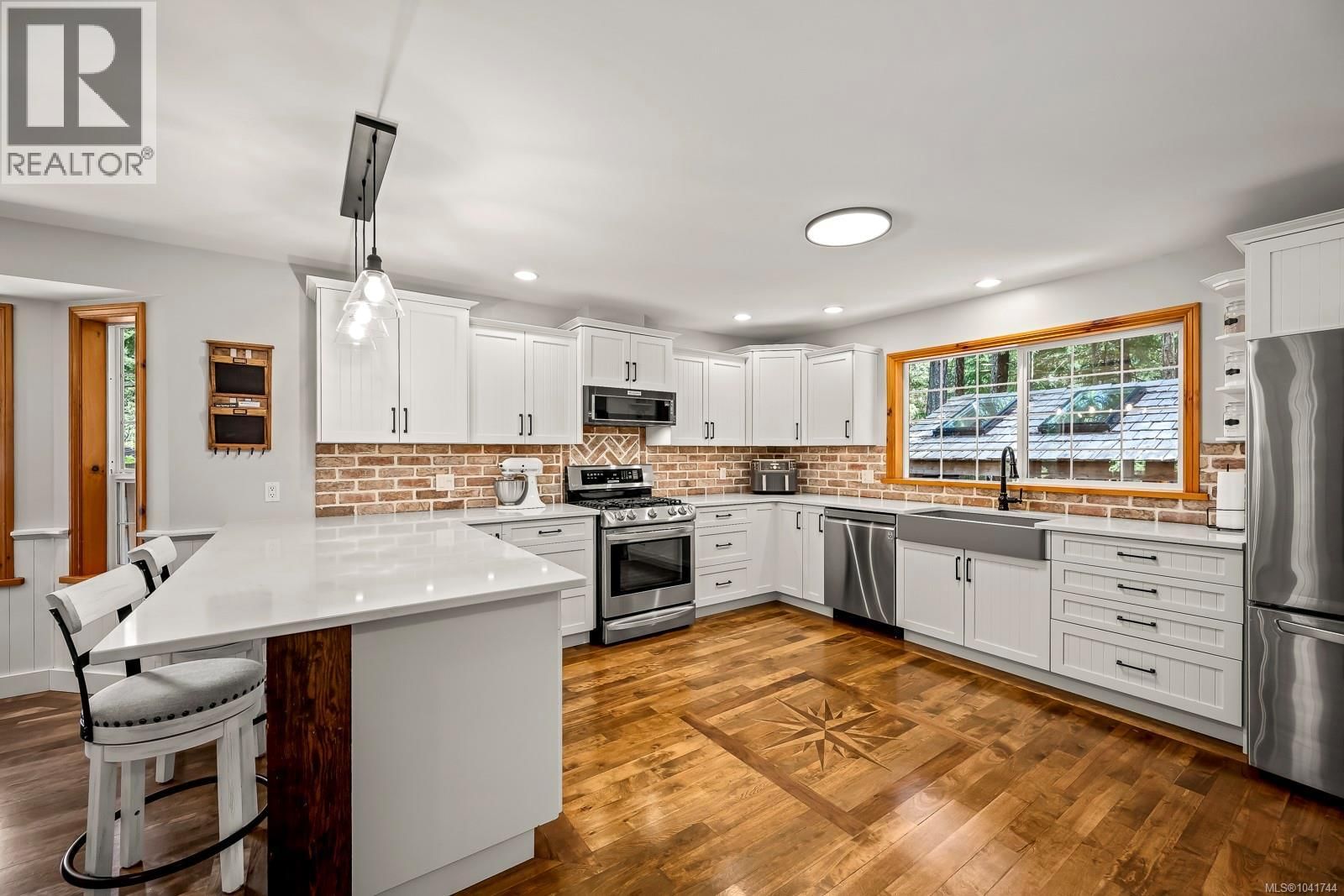 829 Lazo Road property photo