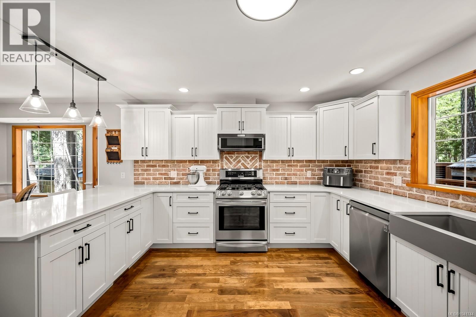829 Lazo Road property photo