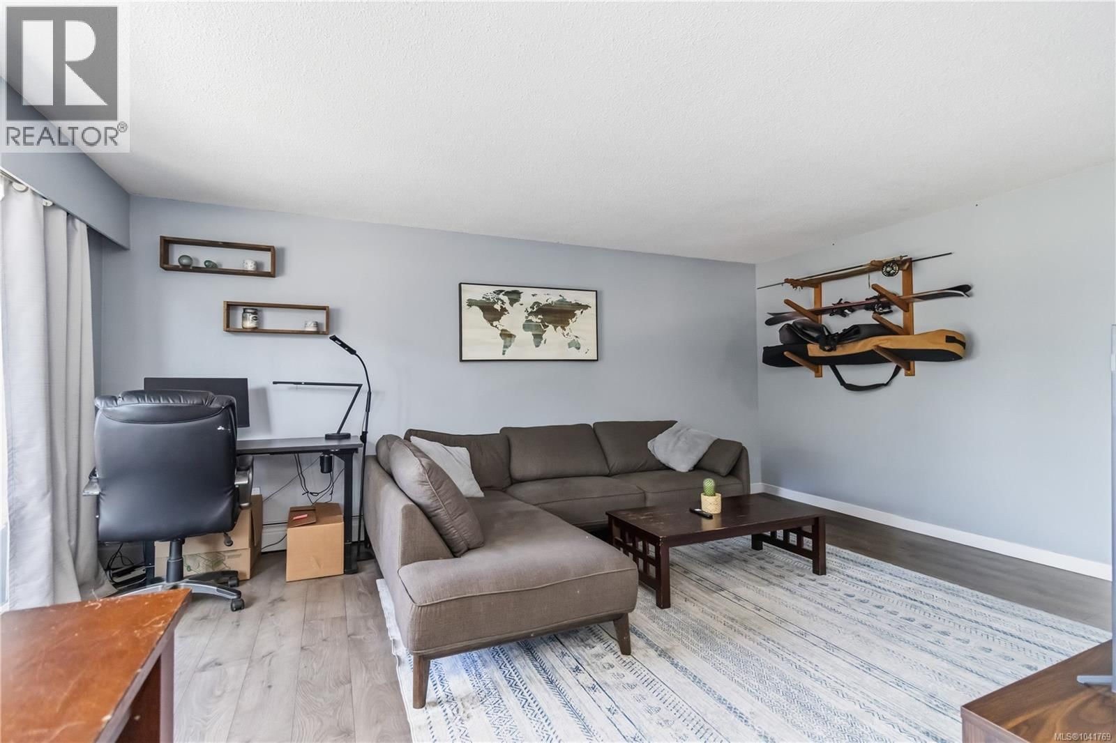203 3800 Quadra Street property photo
