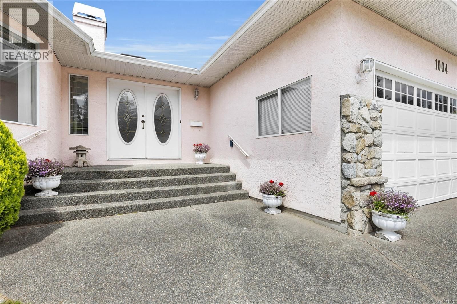1004 Adeline Place property photo