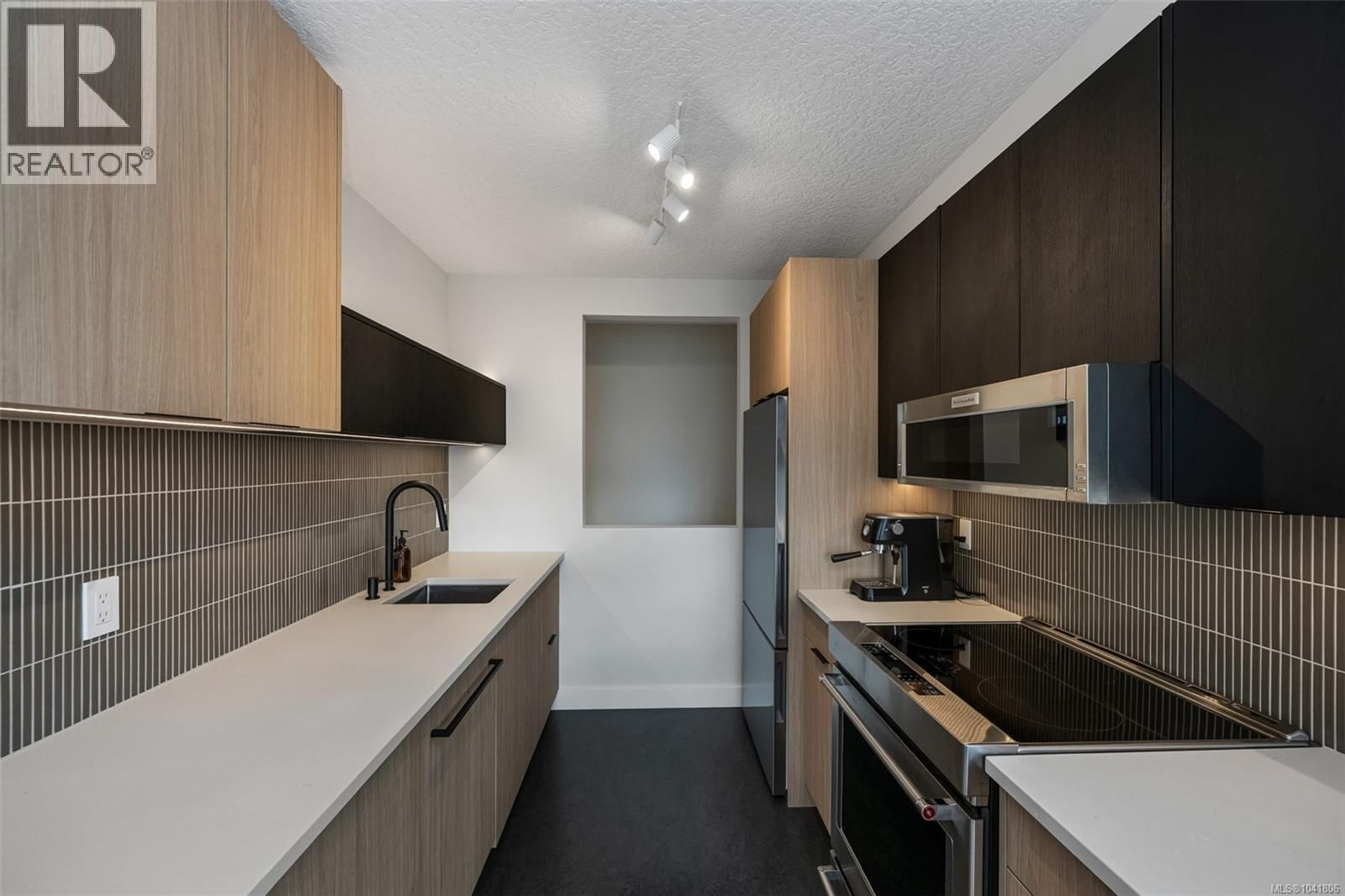 1030 Yates Street, Victoria, British Columbia V8V 5A7