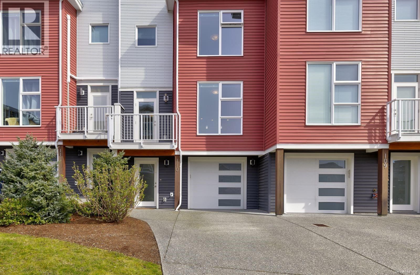 110 1800 Summerhill Place property photo