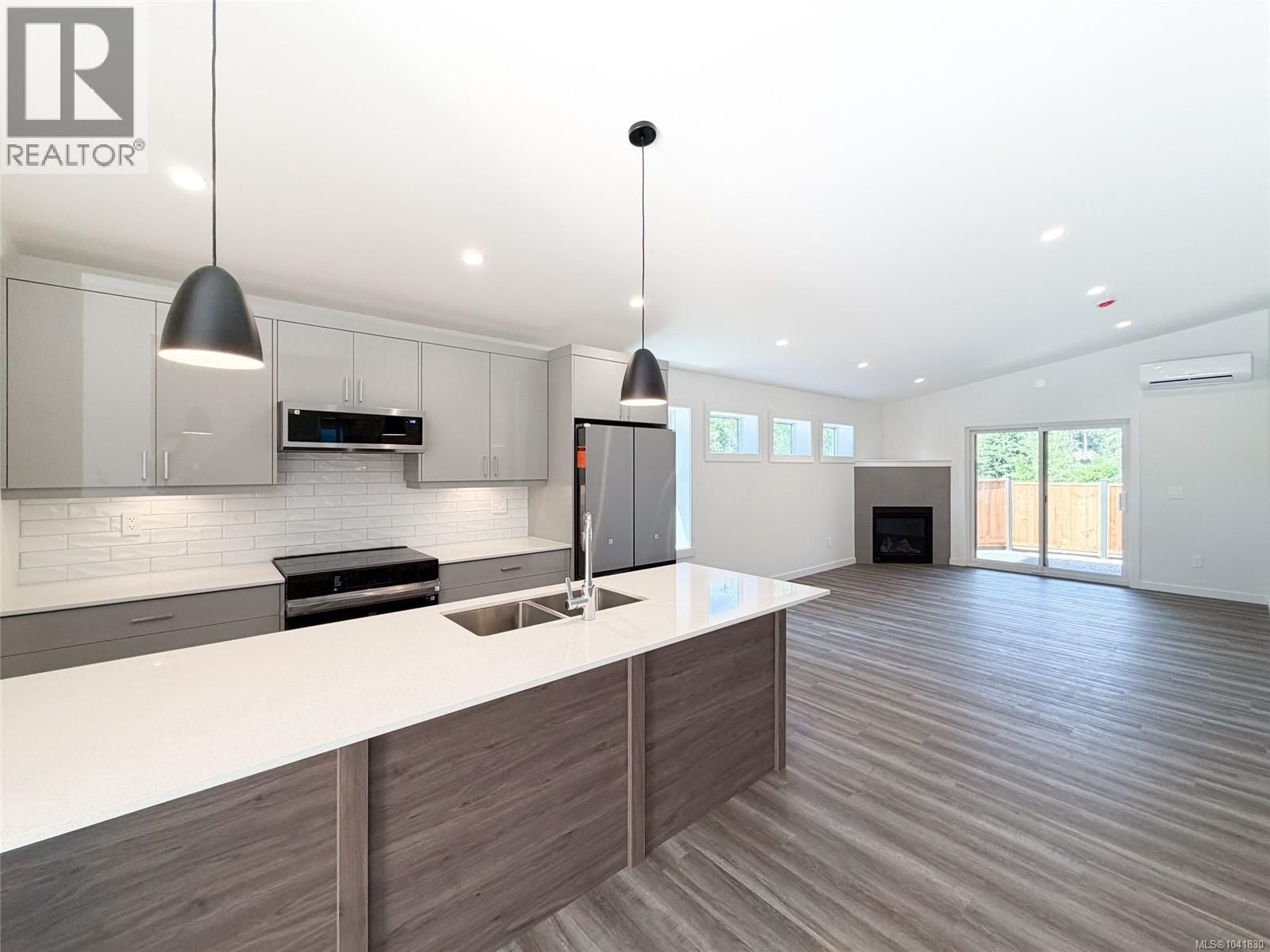 15 3025 Royston Road property photo