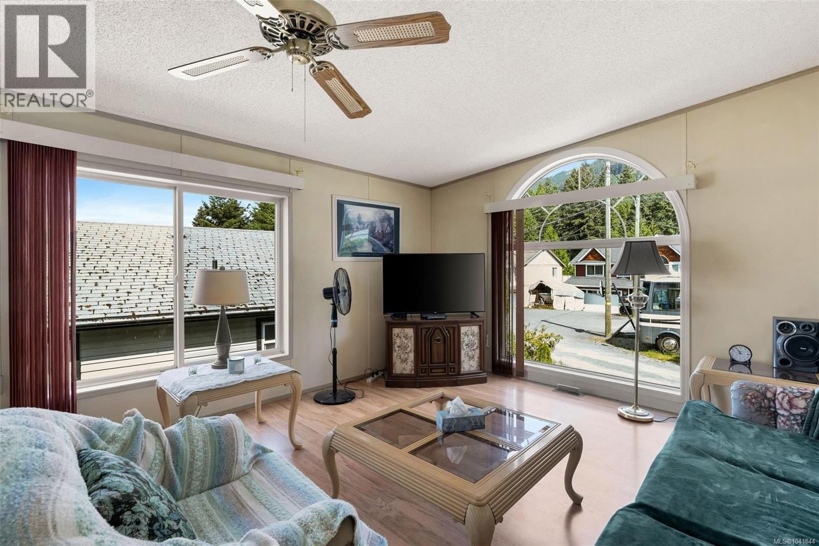 385 Lake Park Road property photo