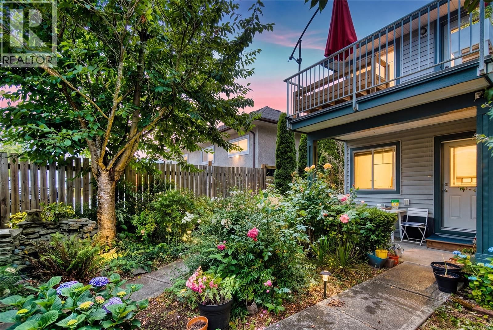 202 211 Victoria Road property photo