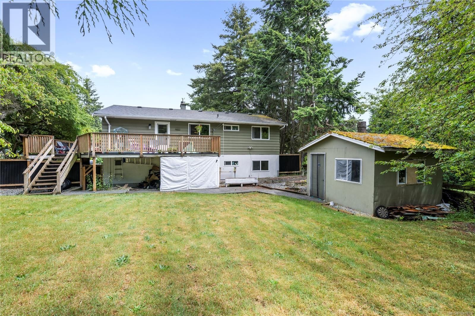 3211 Uplands Drive property photo