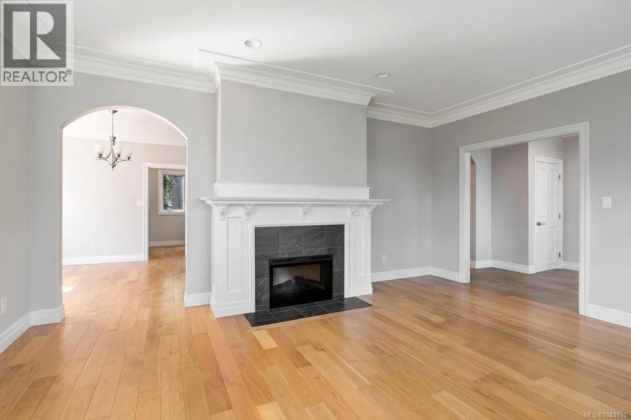 805 Del Monte Lane property photo