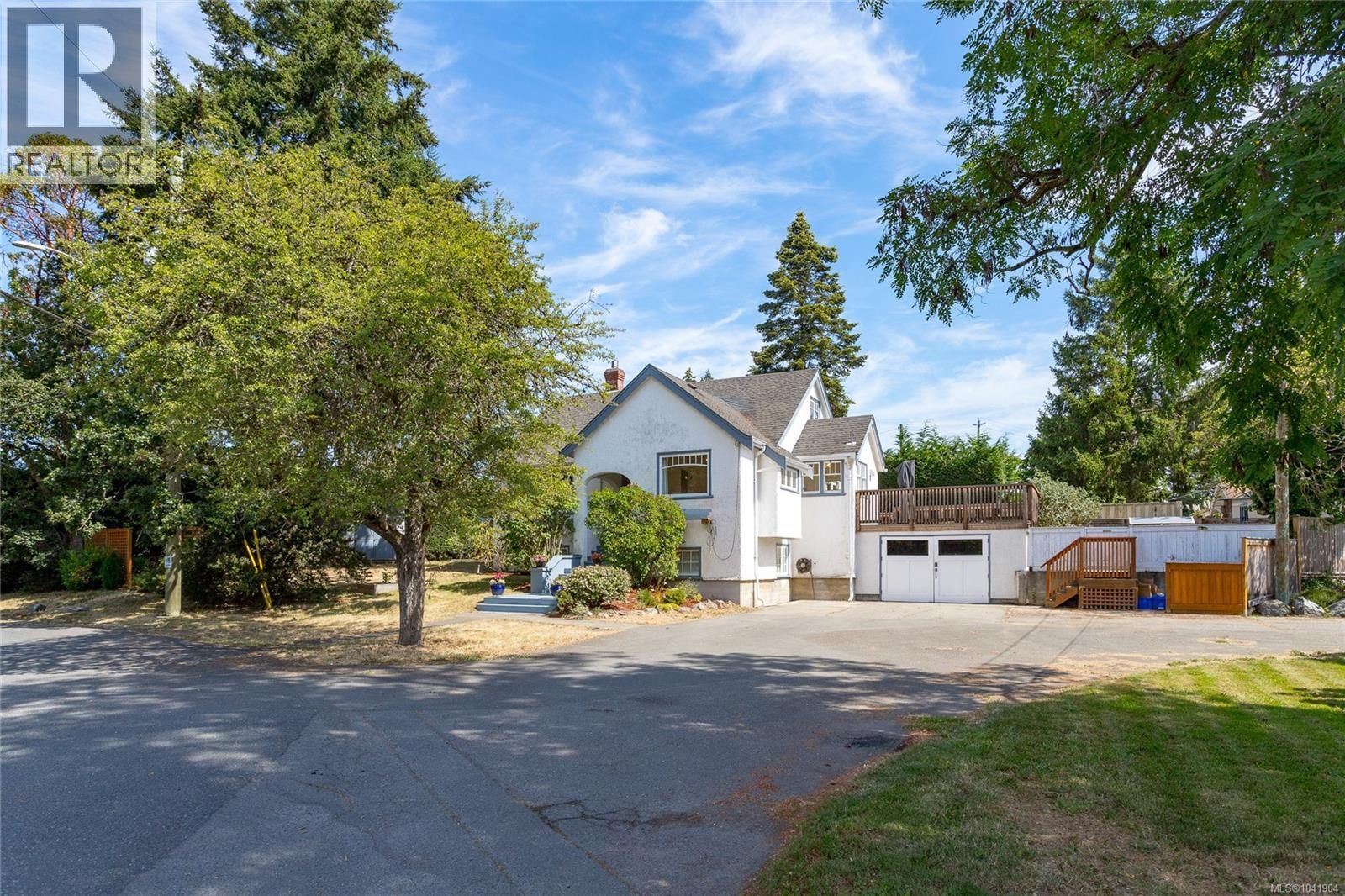 2875 Rockwell Avenue property photo