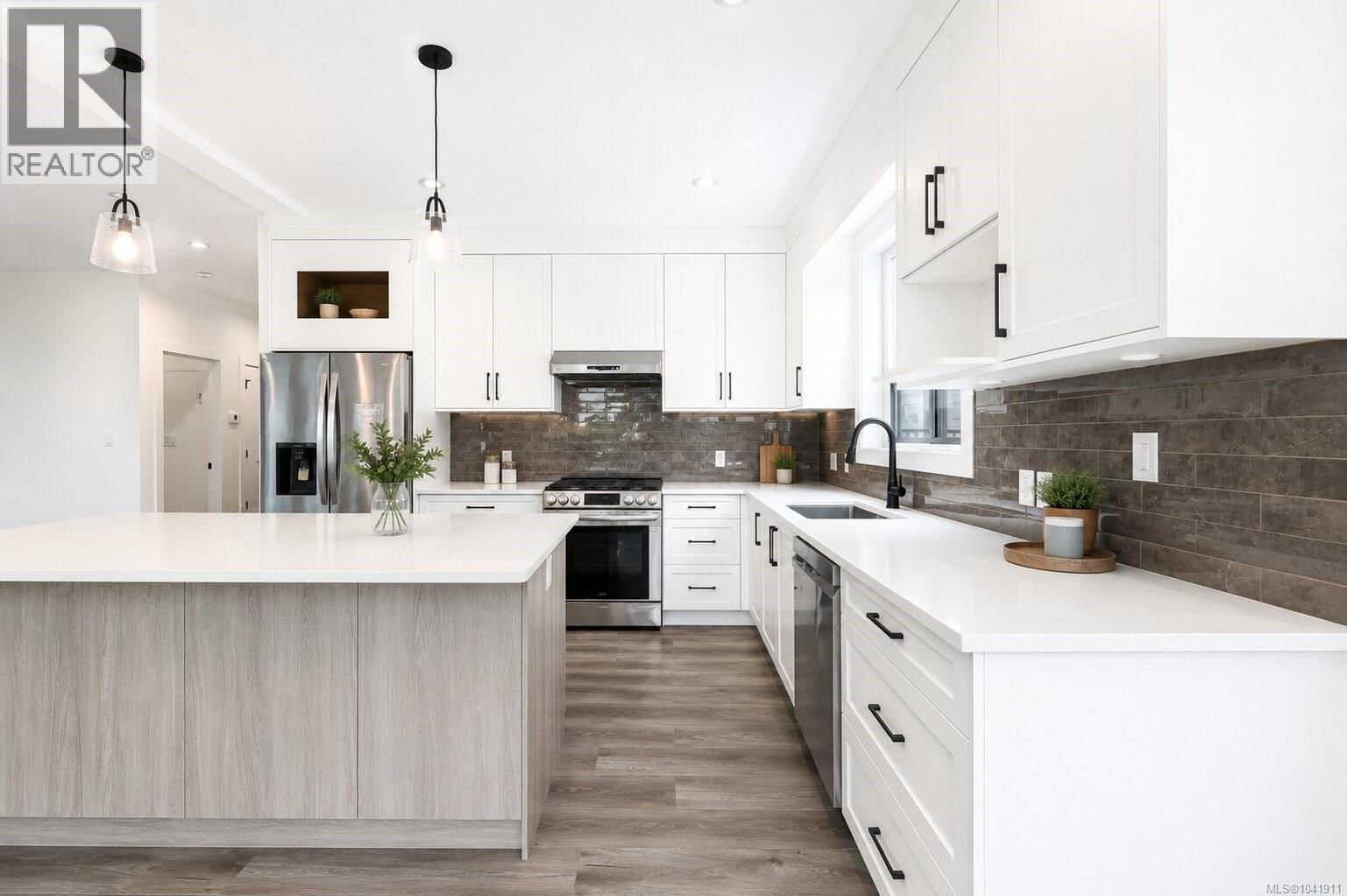 909 Harbour View Street property photo