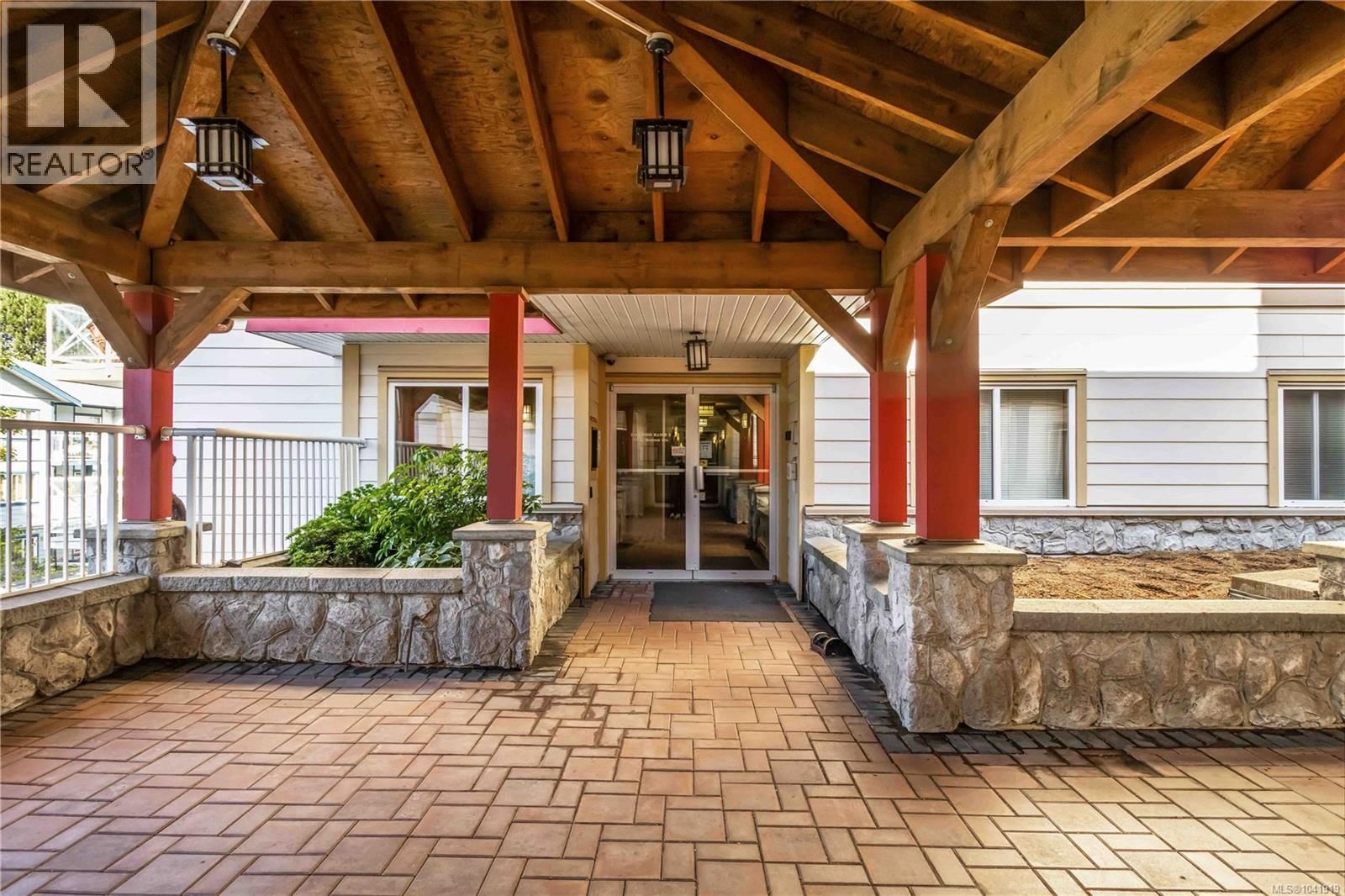 409 360 Goldstream Avenue property photo