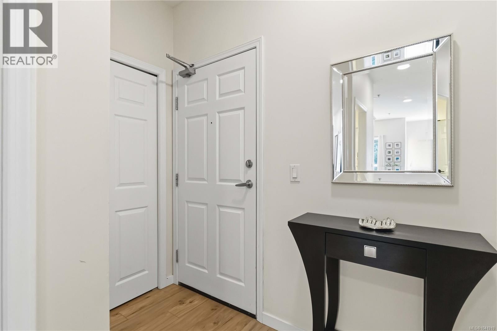 409 360 Goldstream Avenue property photo