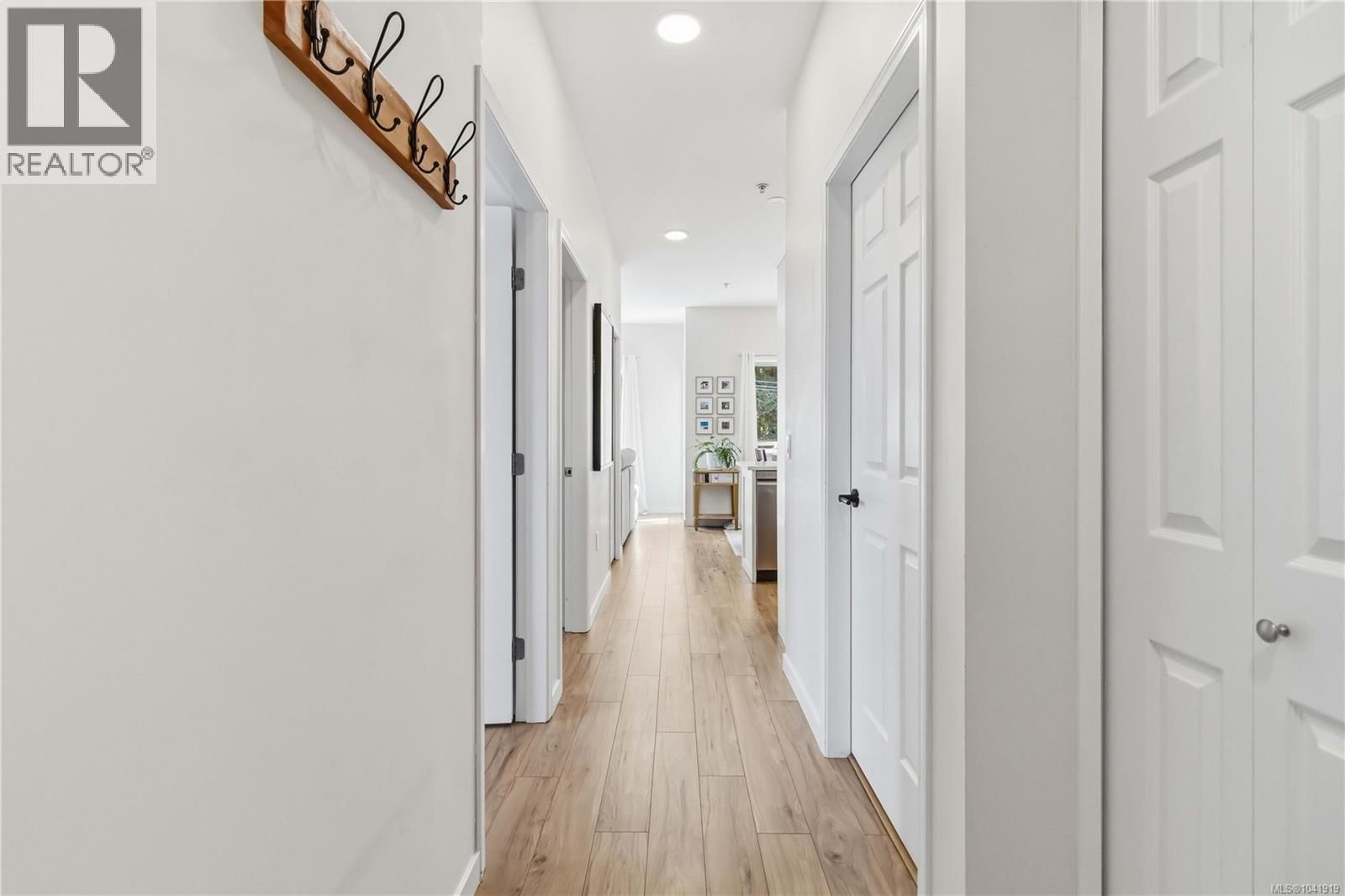 409 360 Goldstream Avenue property photo
