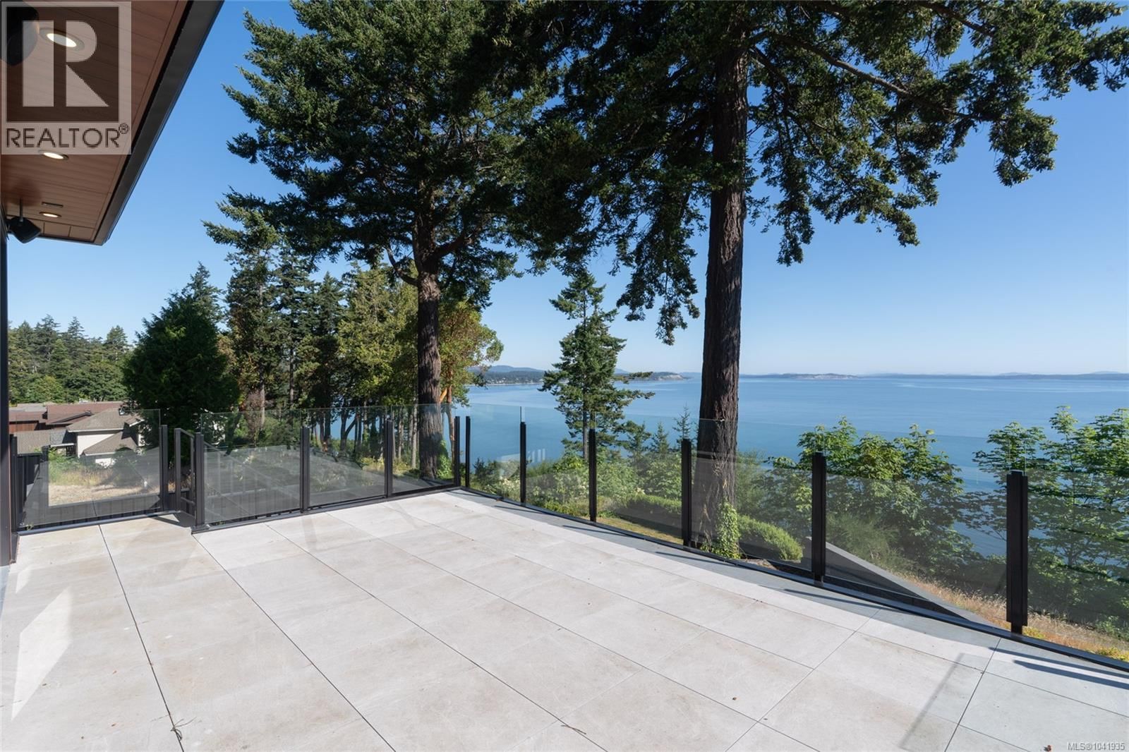 4599 Cordova Bay Road property photo