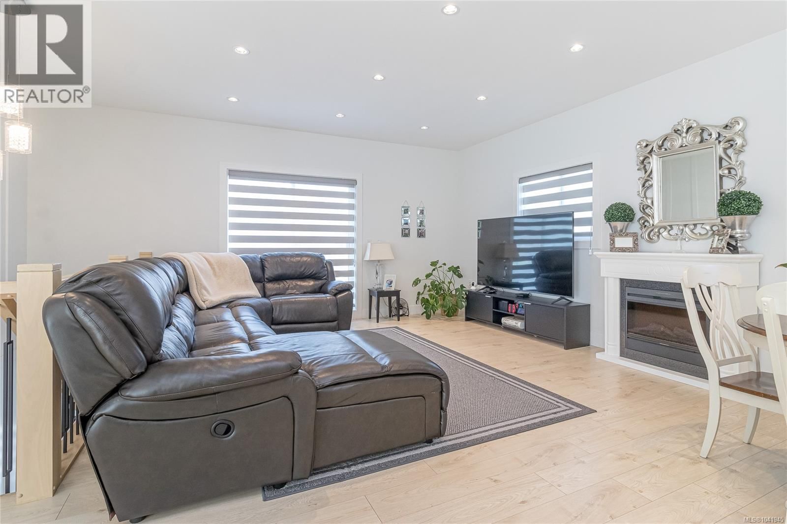 1953 Farleigh Way property photo