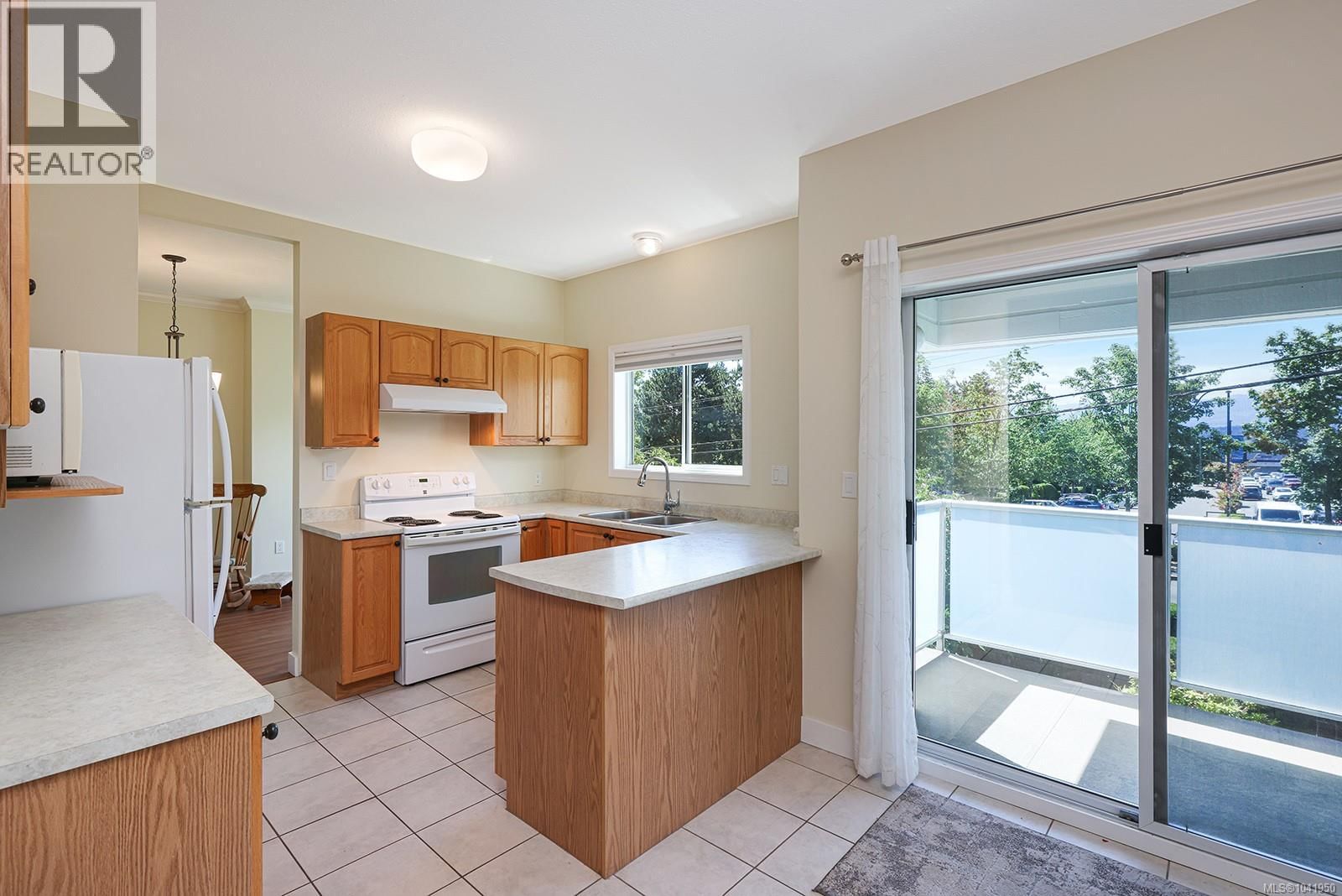 206 1686 Balmoral Avenue property photo