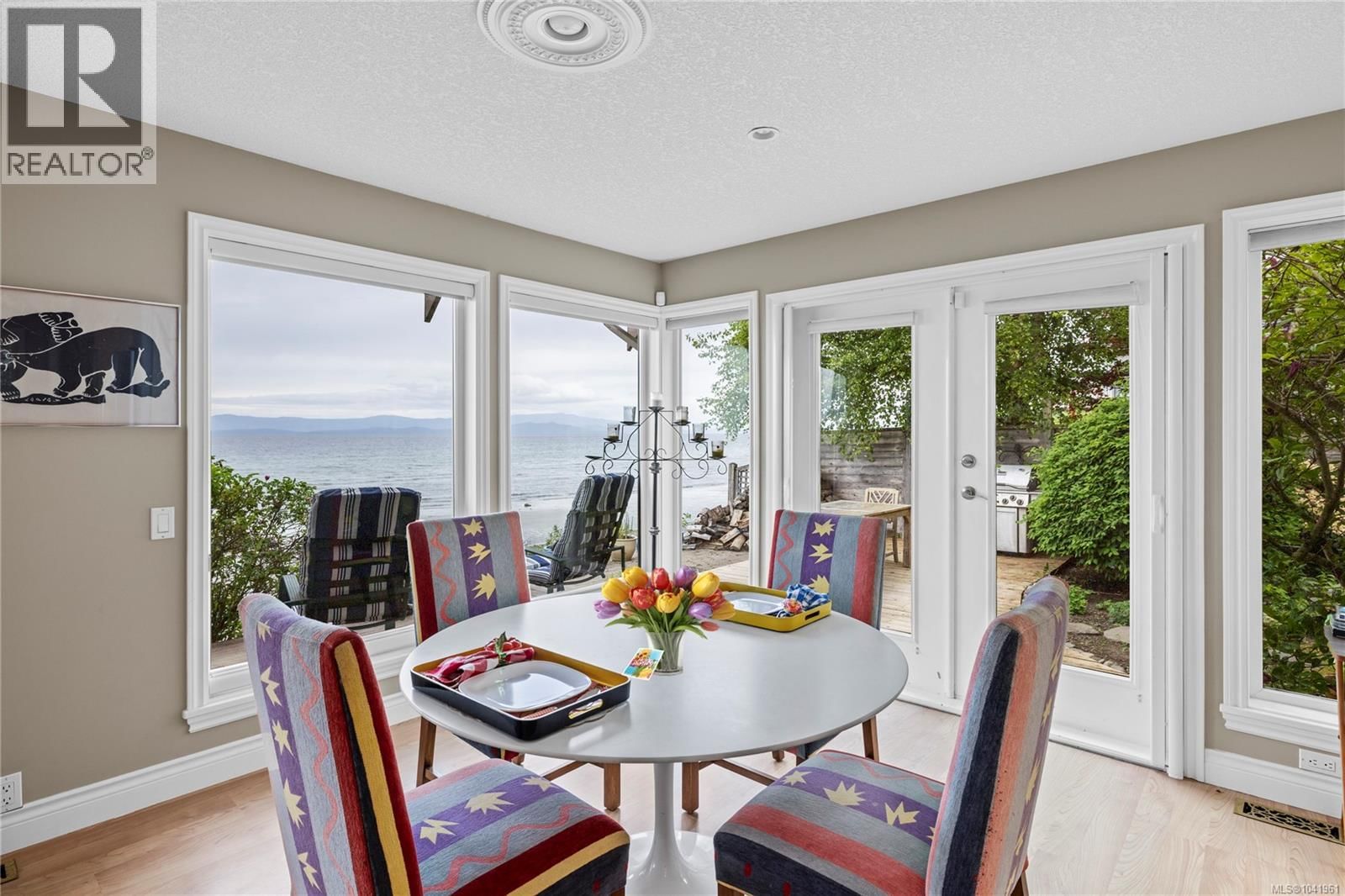 2995 Island Highway property photo