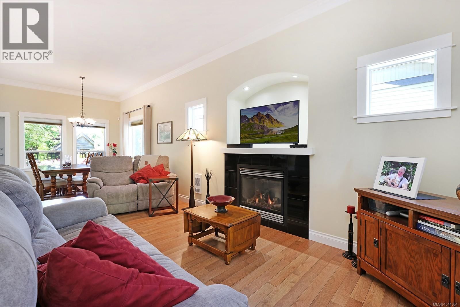 815 Labrador Drive property photo