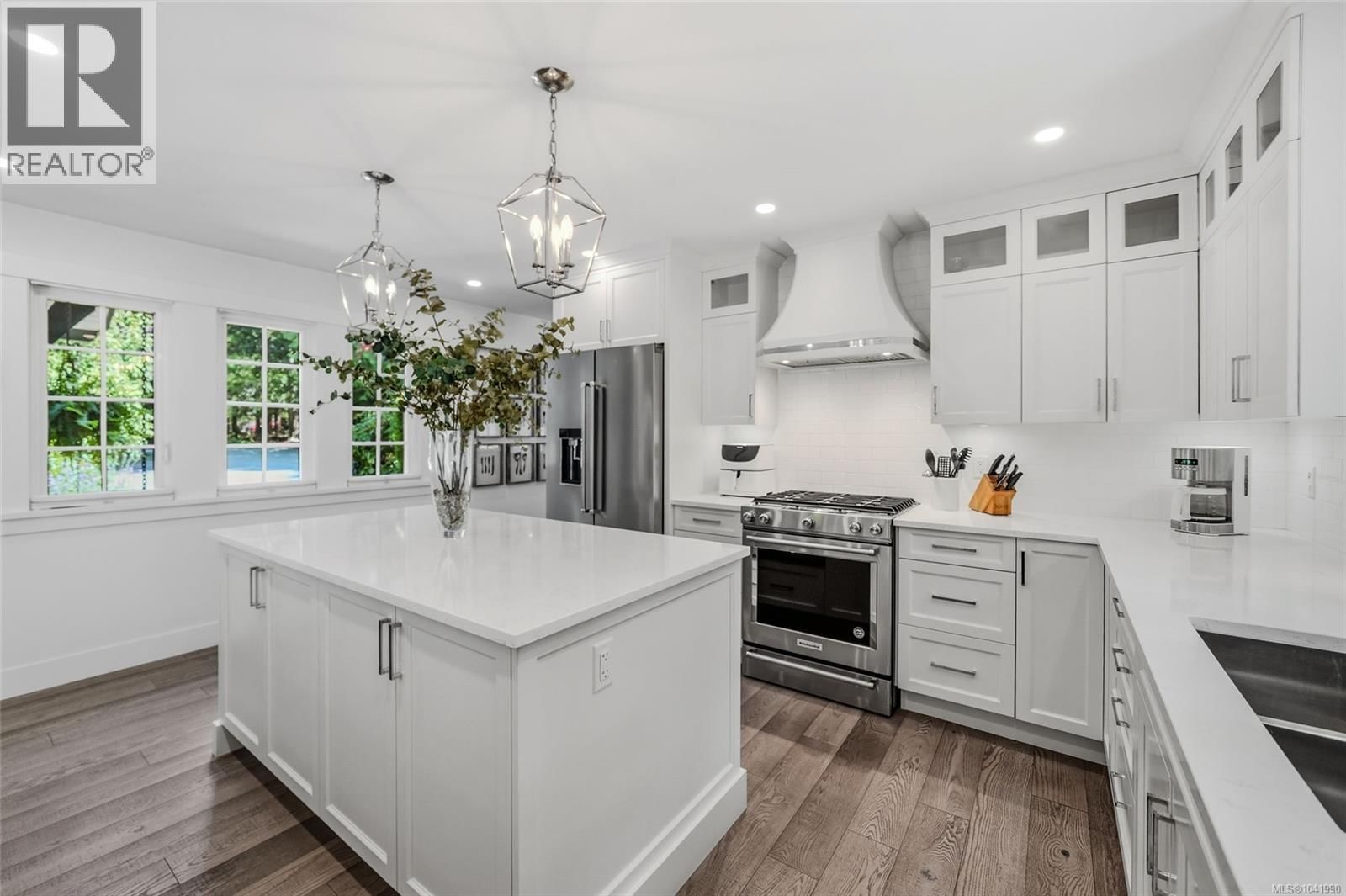 2534 Island Highway property photo