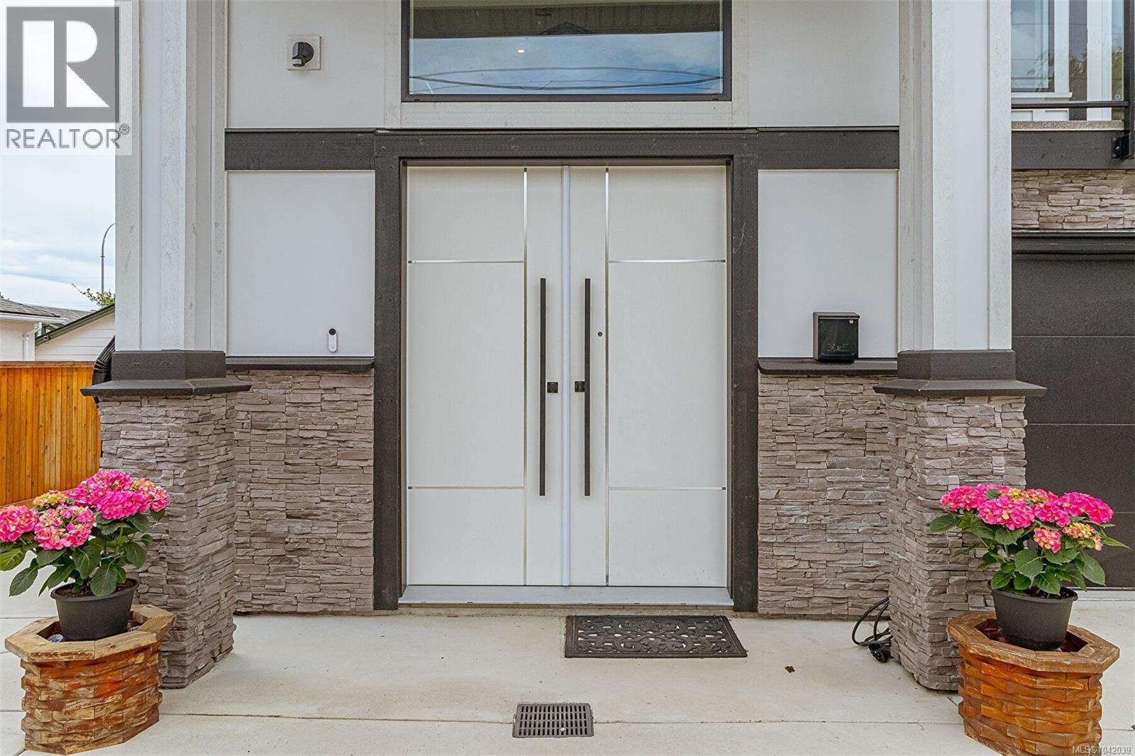 83 Crease Avenue property photo
