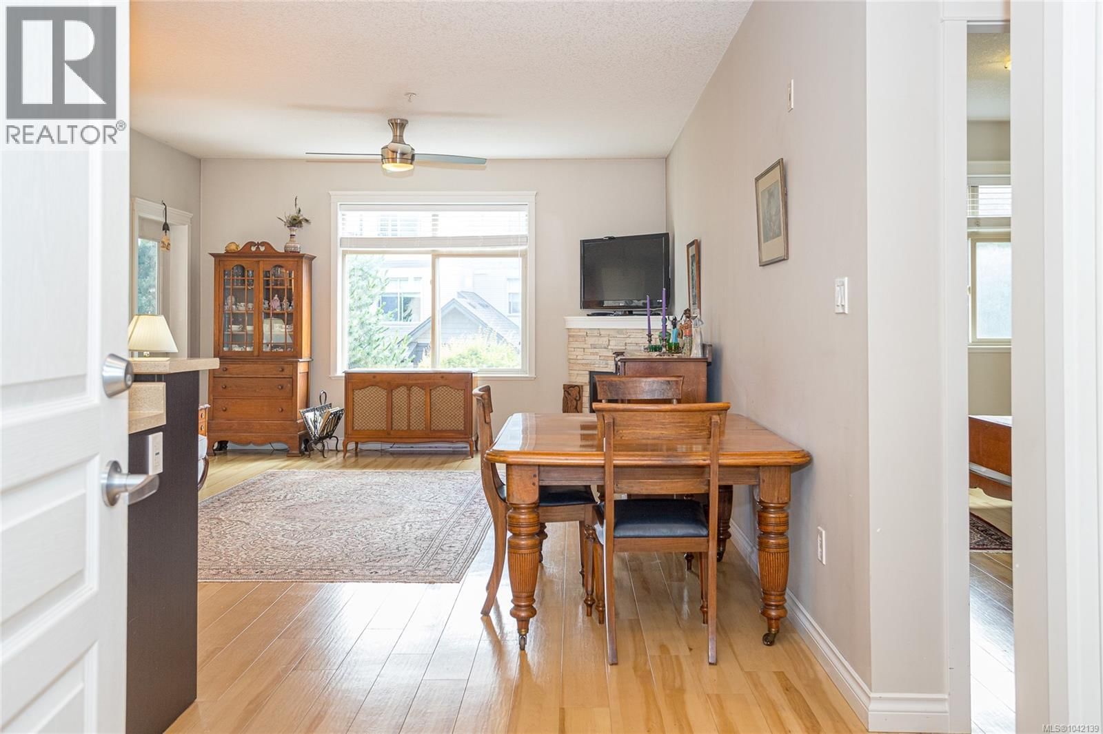 207 2117 Meredith Road property photo