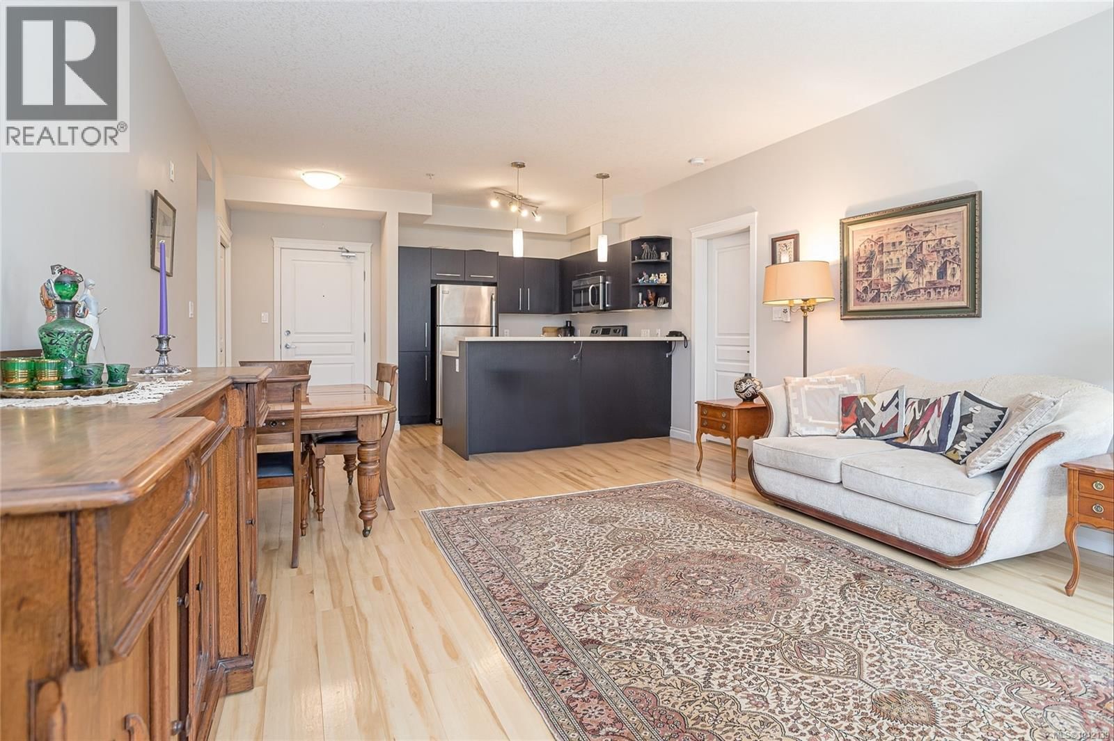 207 2117 Meredith Road property photo