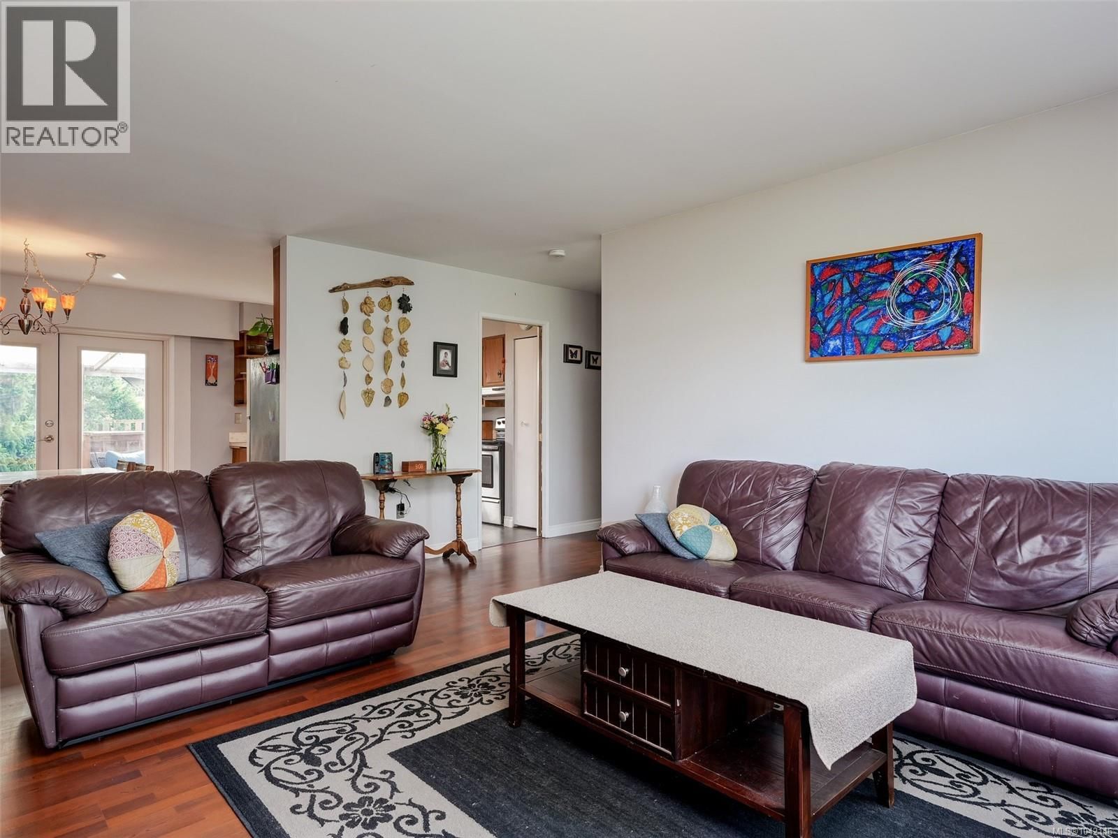 3941 Larchwood Drive property photo