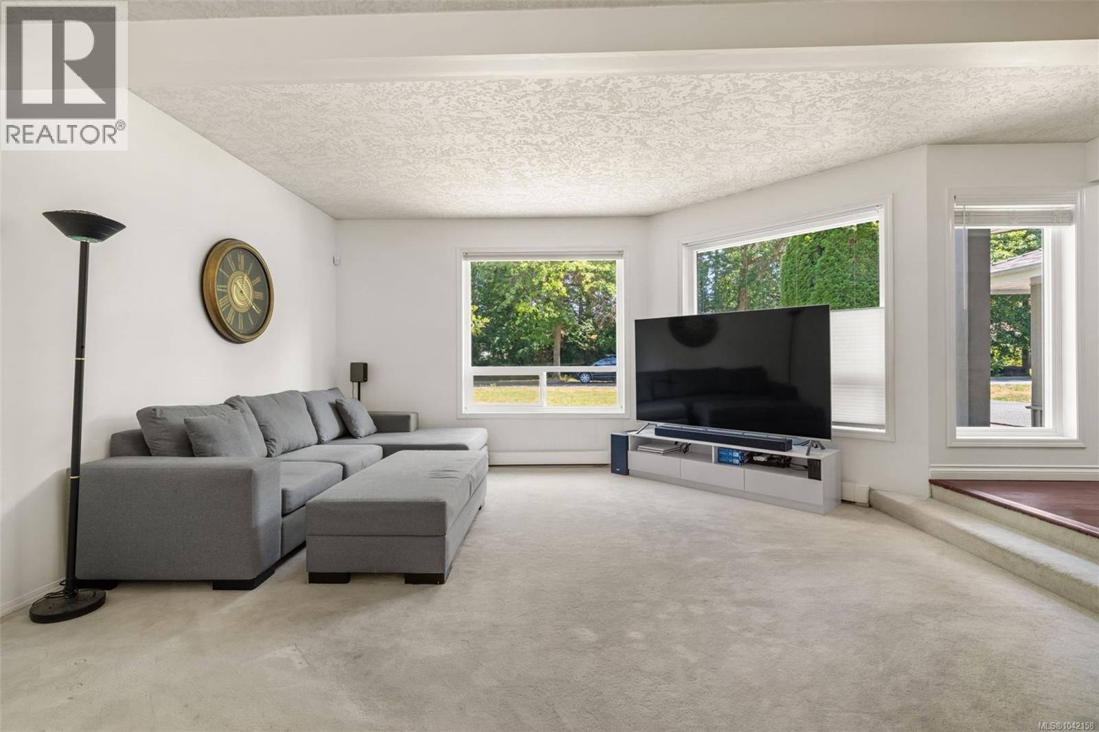4682 Lochside Drive property photo