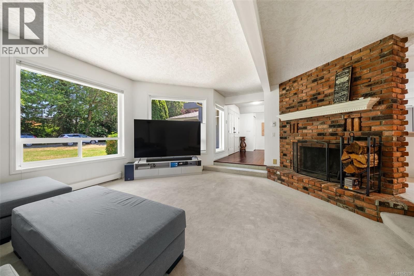 4682 Lochside Drive property photo