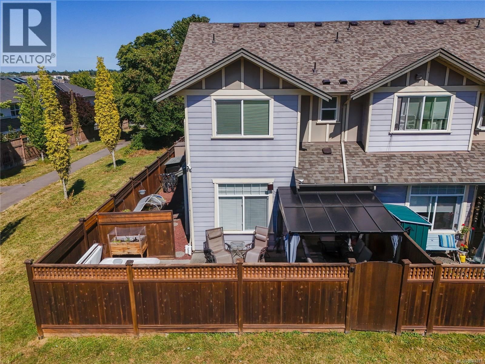 4 3338 Whittier Avenue property photo