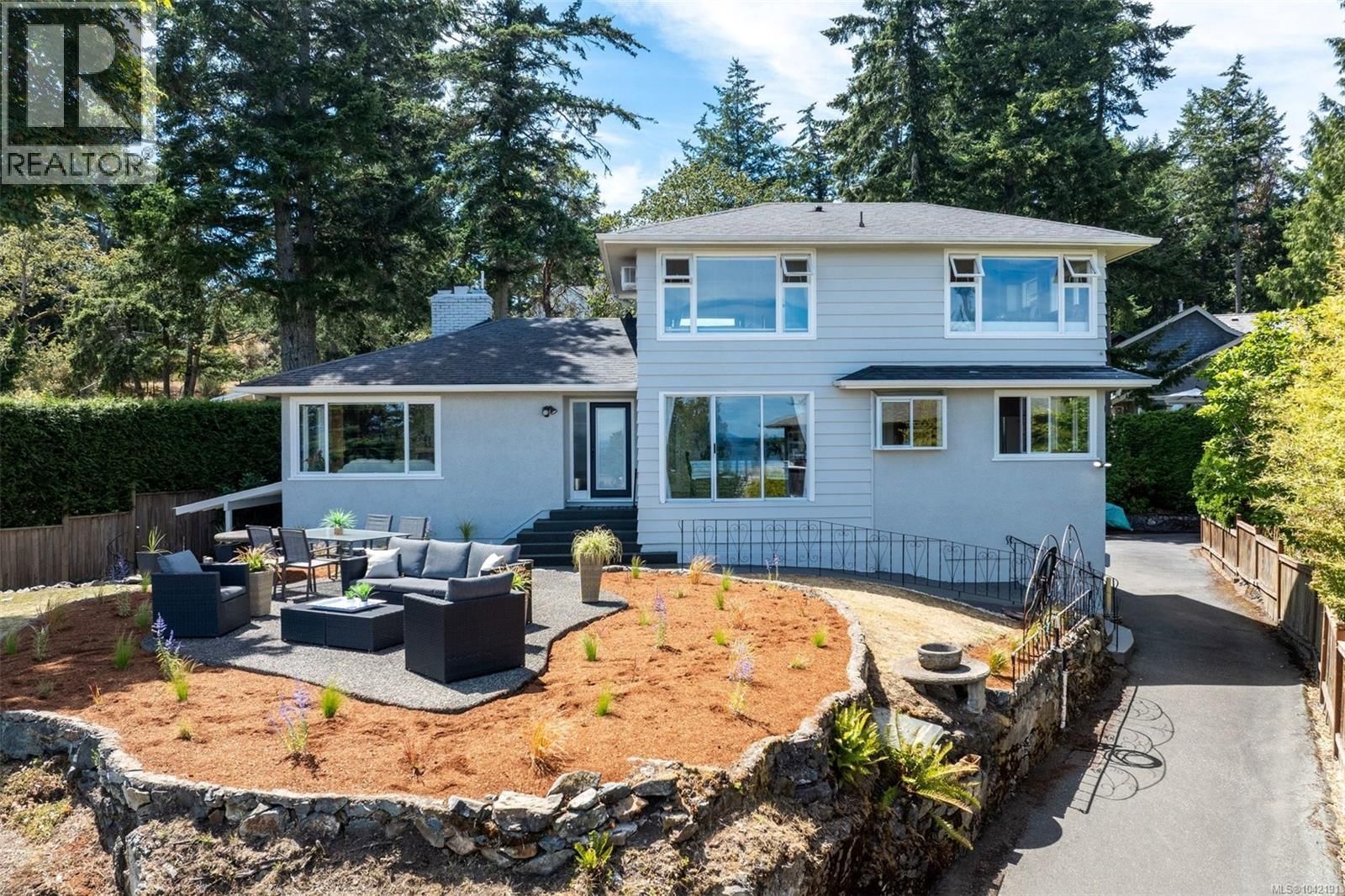 5270 Parker Avenue property photo