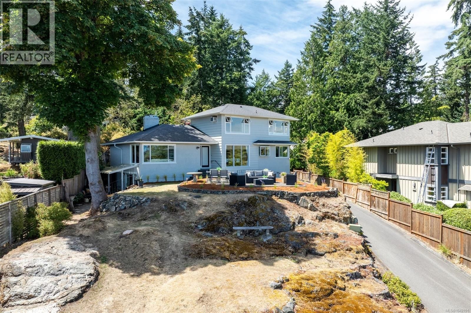 5270 Parker Avenue property photo
