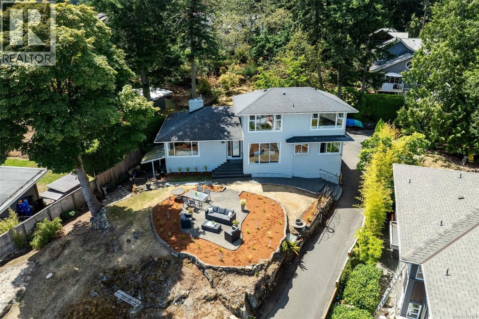 5270 Parker Avenue property photo