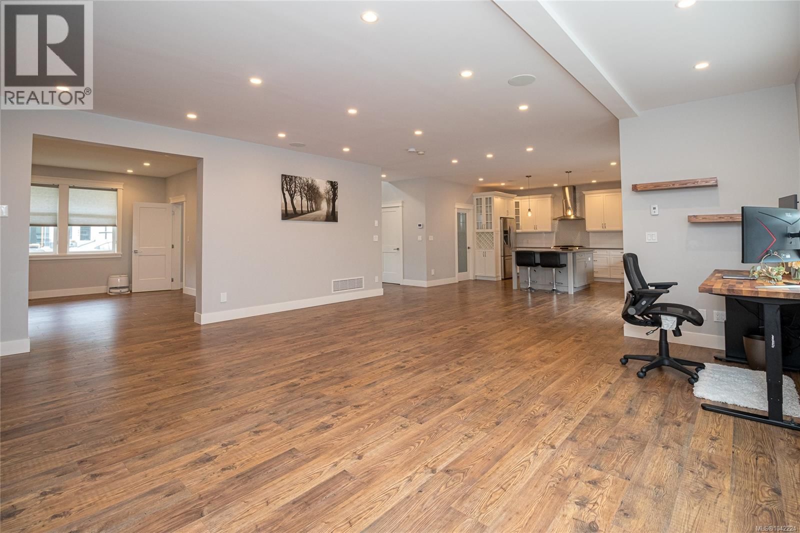 990 Ariane Gardens property photo