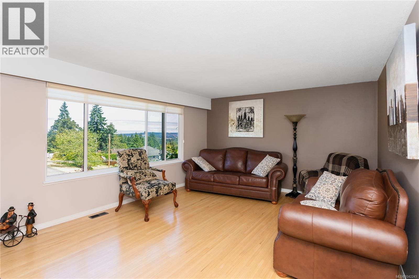 1692 Centennary Drive property photo