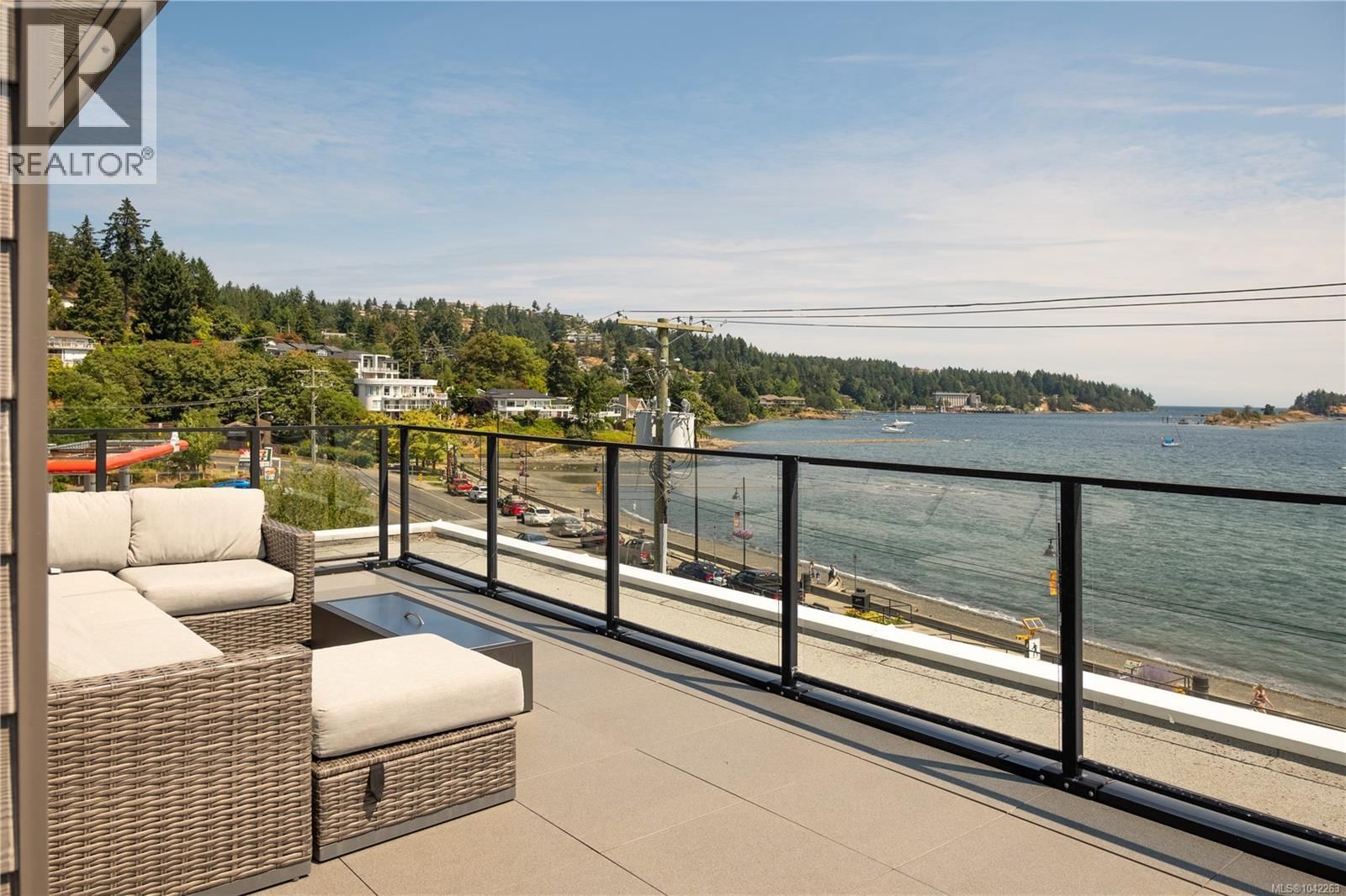 101 2835 Departure Bay Road property photo