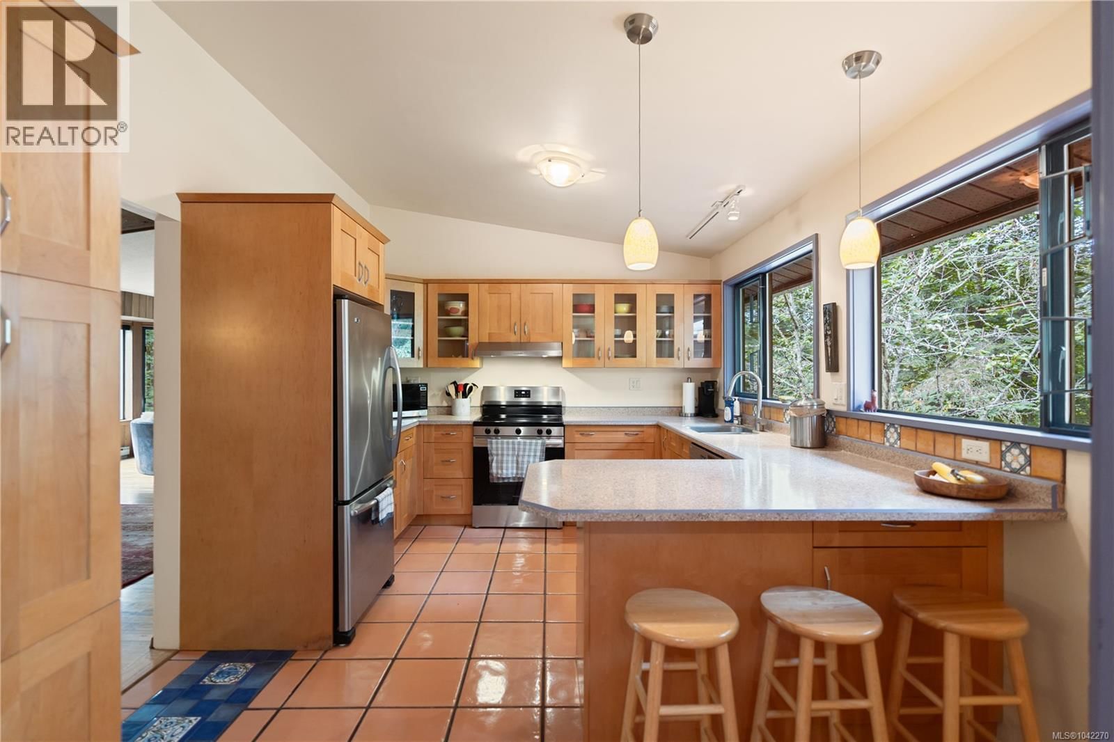 100 Viaduct Avenue property photo