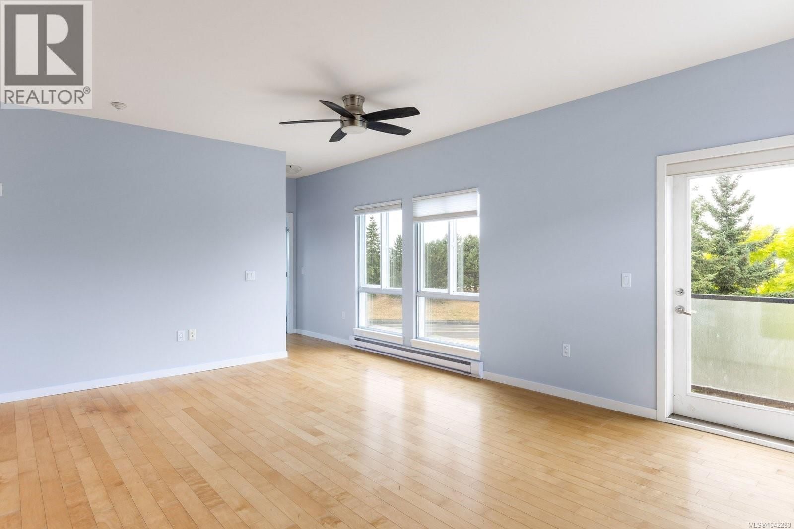 304 4052 Douglas Street property photo