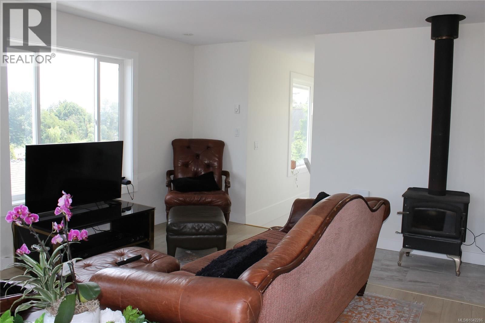 6160 Lakeview Drive property photo