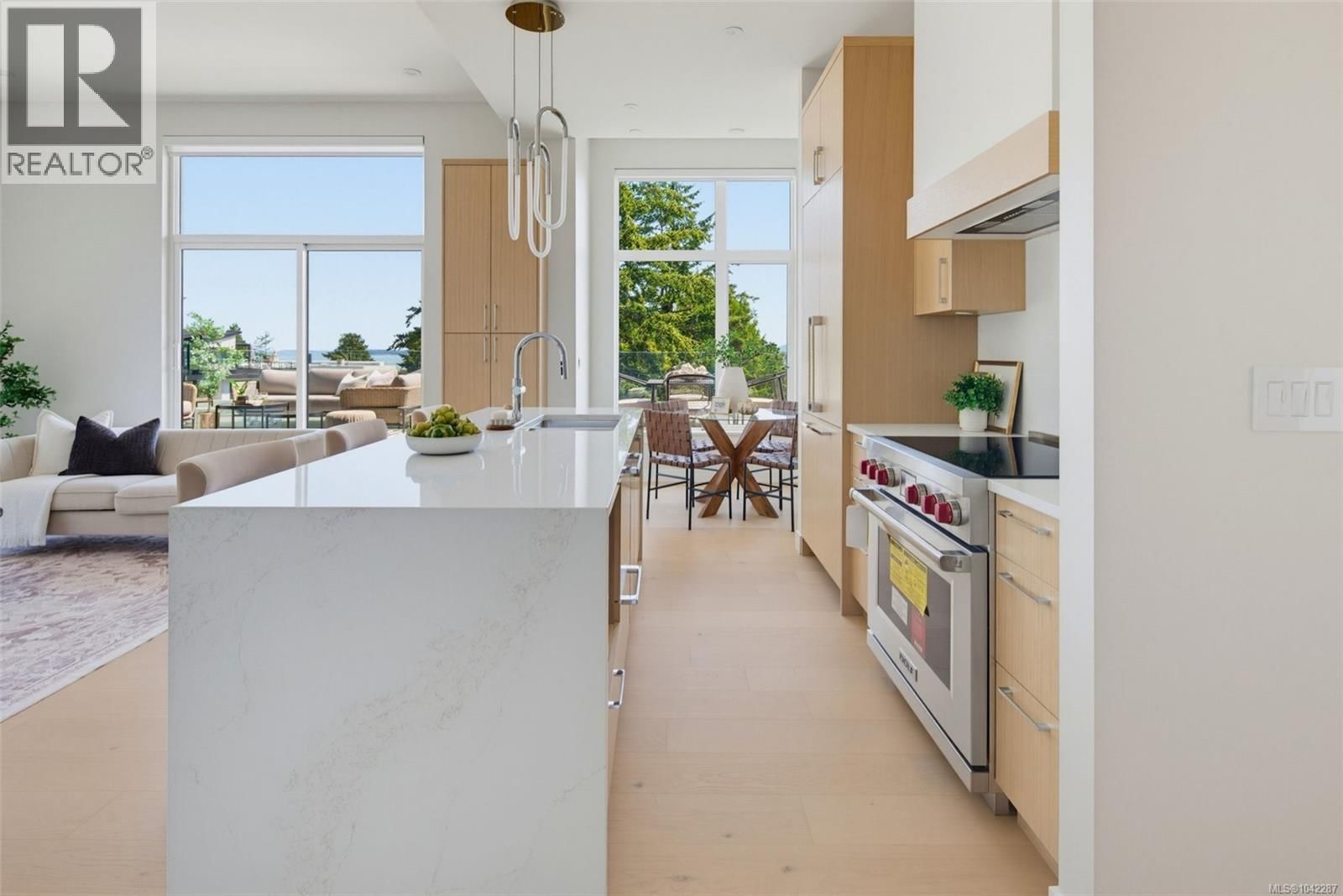 PH 404 5229 Cordova Bay Road property photo