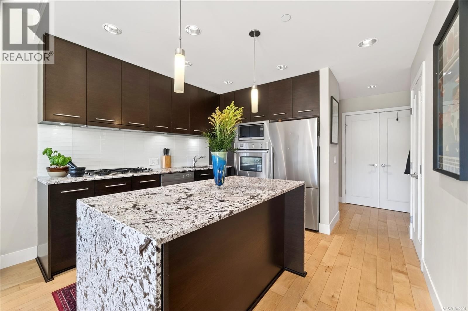 204 3223 Selleck Way property photo