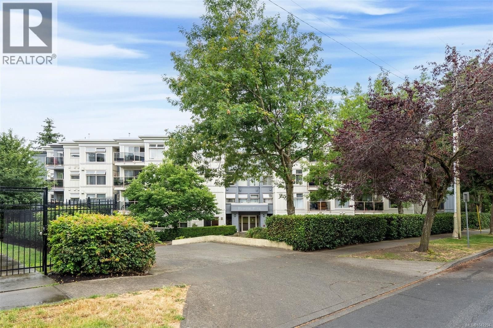 535 Manchester Road, Victoria, British Columbia V8T 5J1